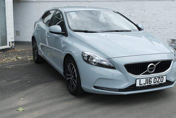2017 MODEL V40 T3 AUTO PETROL LHD